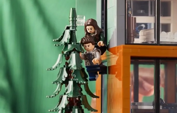 LEGO Ideas 21354 twilight cullen house lifestyle 1 683x1024 1