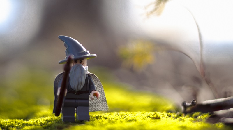 Brick Pic of the Day: Gandalf takes a stroll