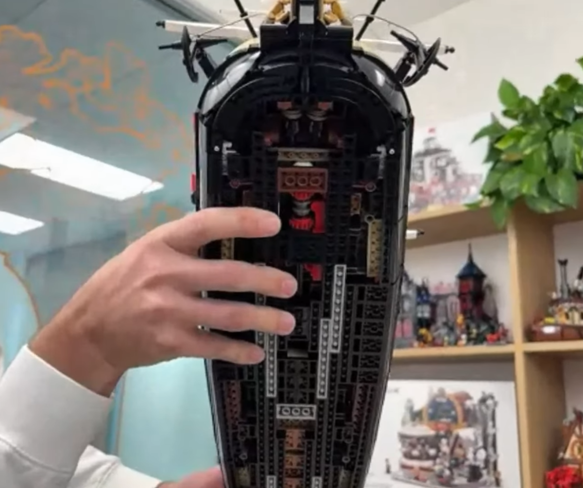 lego bricklink series 7 privateer frigate fortuna underside 1200x1005