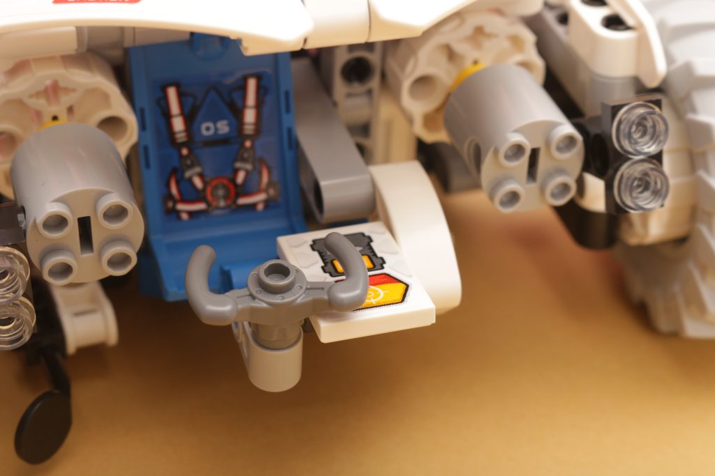How to make LEGO Technic 42178 Surface Space Loader minifigure scale 14a 1024x683