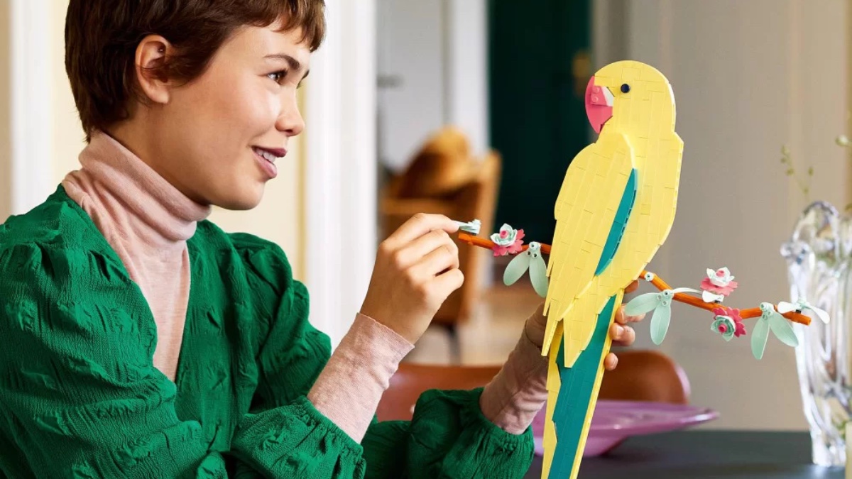 Early LEGO Art 31211 Macaw Parrots review says set has an ‘'80s vibe’