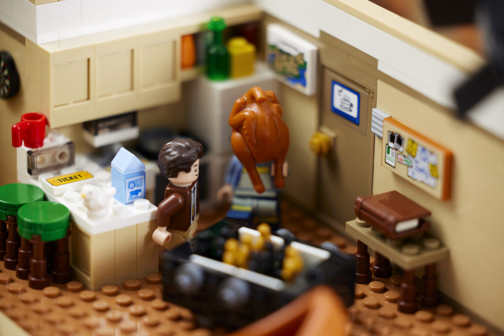 LEGO 10292 Friends Apartments 14