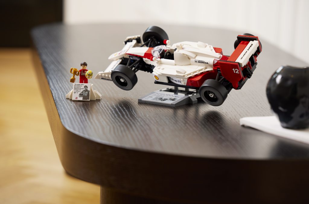 LEGO Icons 10330 McLaren MP44 Ayrton Senna4 1024x676