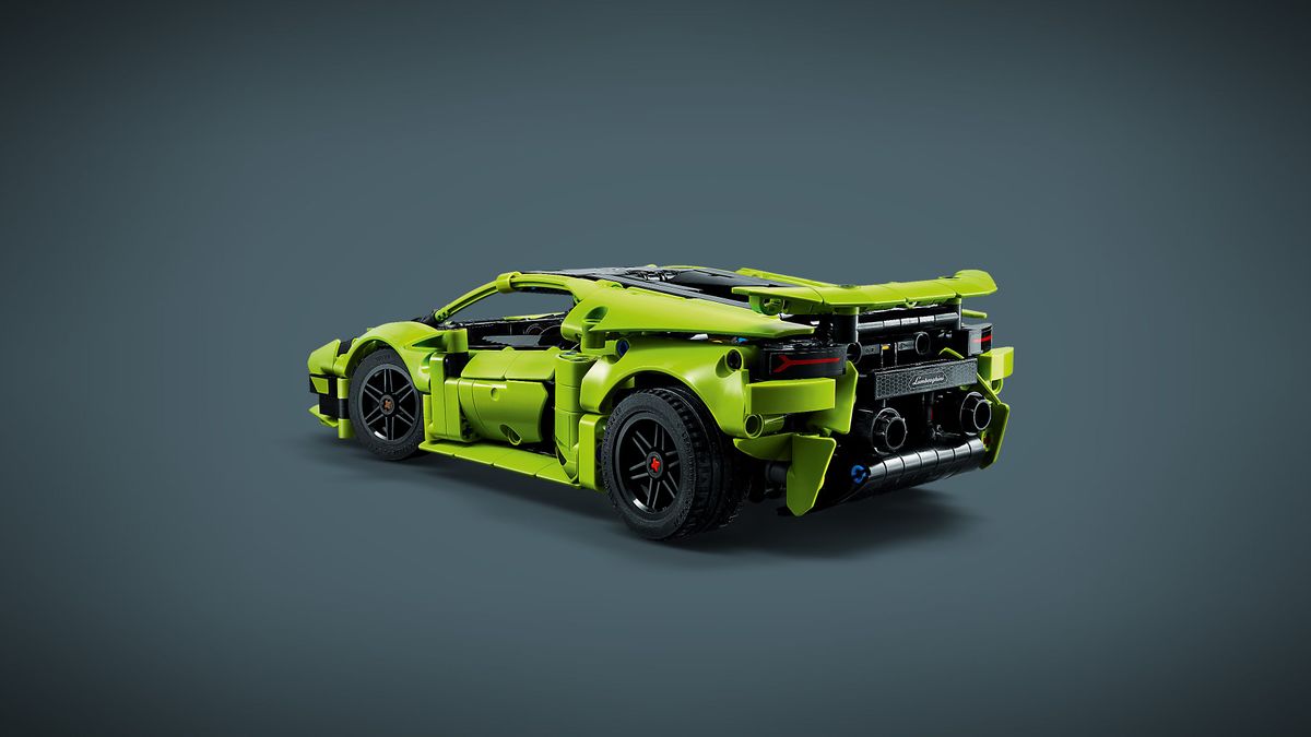 LEGO Technic 42161 Lamborghini Huracan Tecnica 4