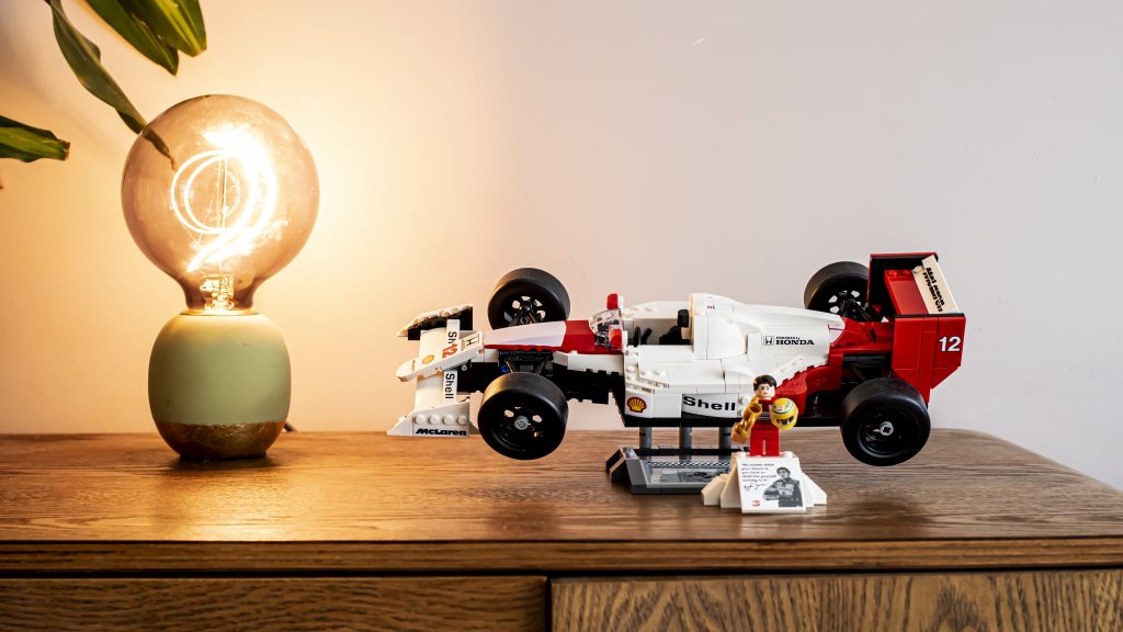 LEGO Icons 10330 McLaren MP4 Ayrton Senna lifestyle 3 1024x576