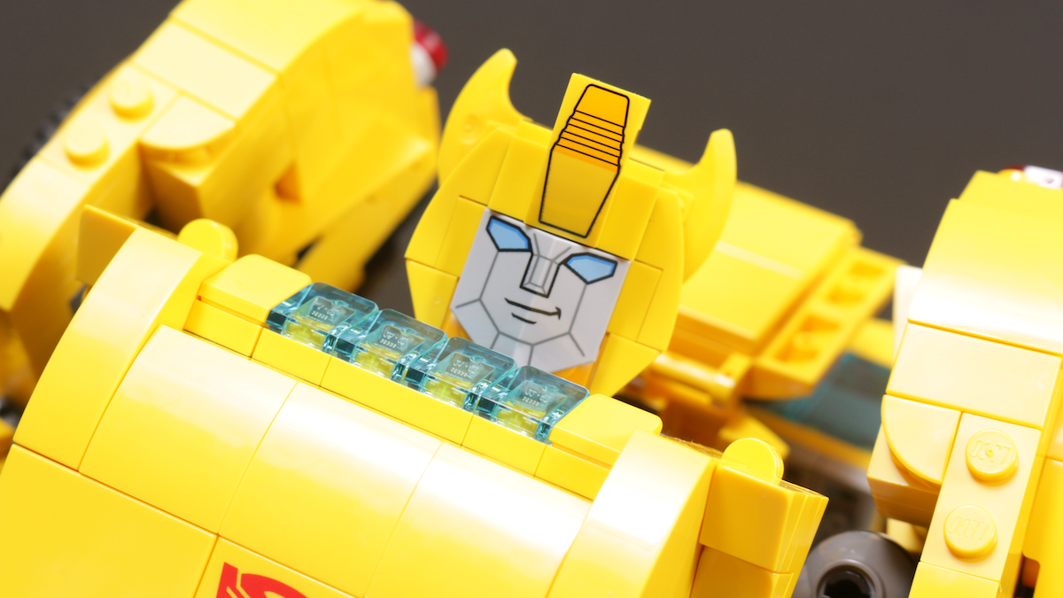 LEGO Icons Transformers 10338 Bumblebee review