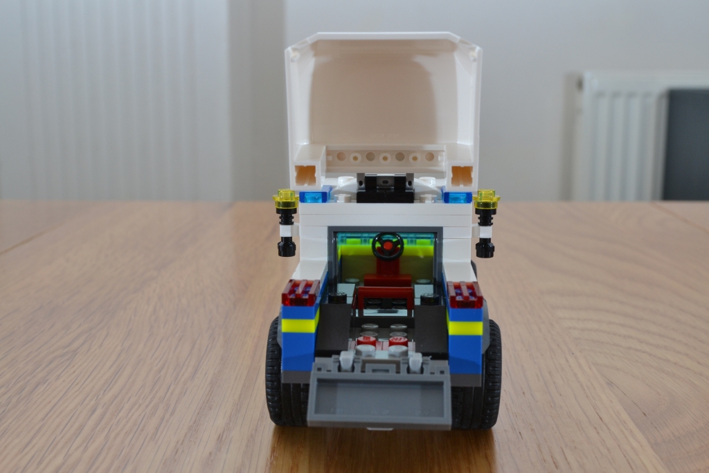 LEGO City 60369 Mobile Police Dog Training 14 1024x683