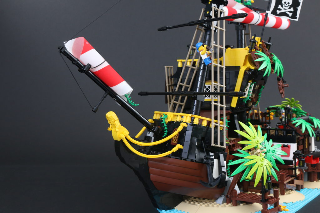 LEGO Ideas 21322 Pirates of Barracuda Bay review 14