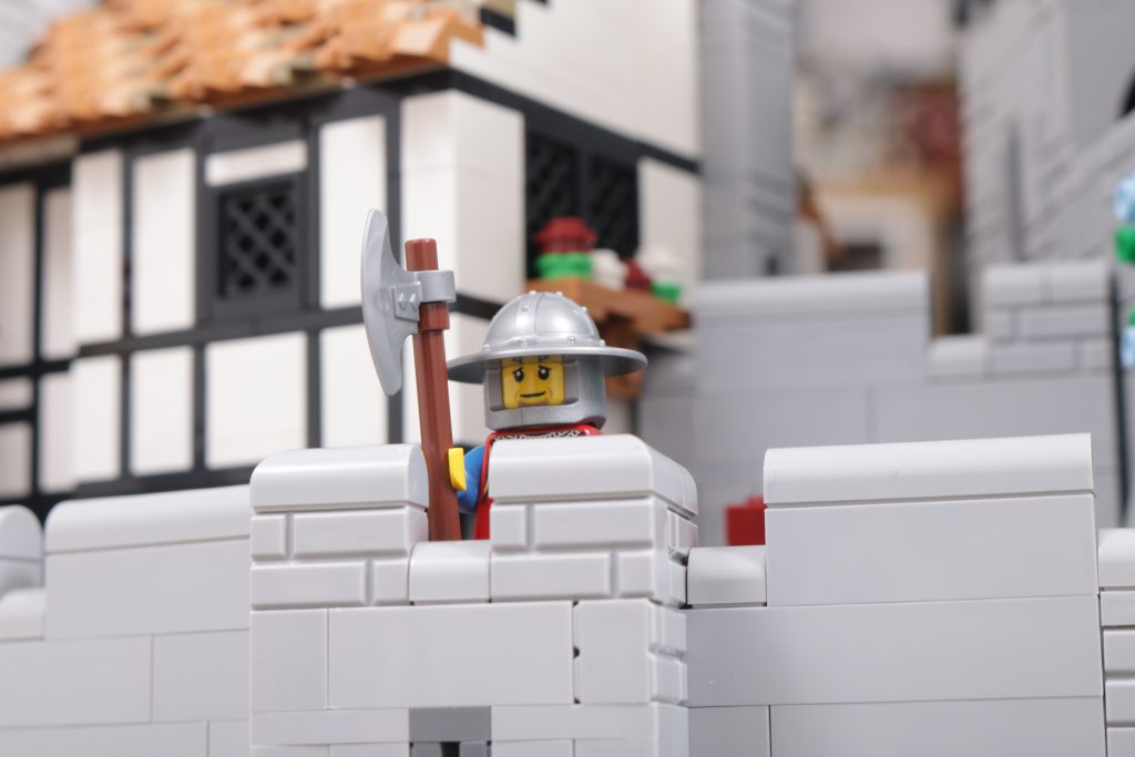 LEGO ICONS 10305 Lion Knights Castle review 43 1024x683