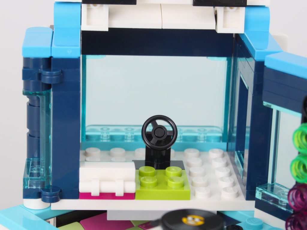 lego despicable me 4 75581 Minions Music Party Bus review 19 1024x768