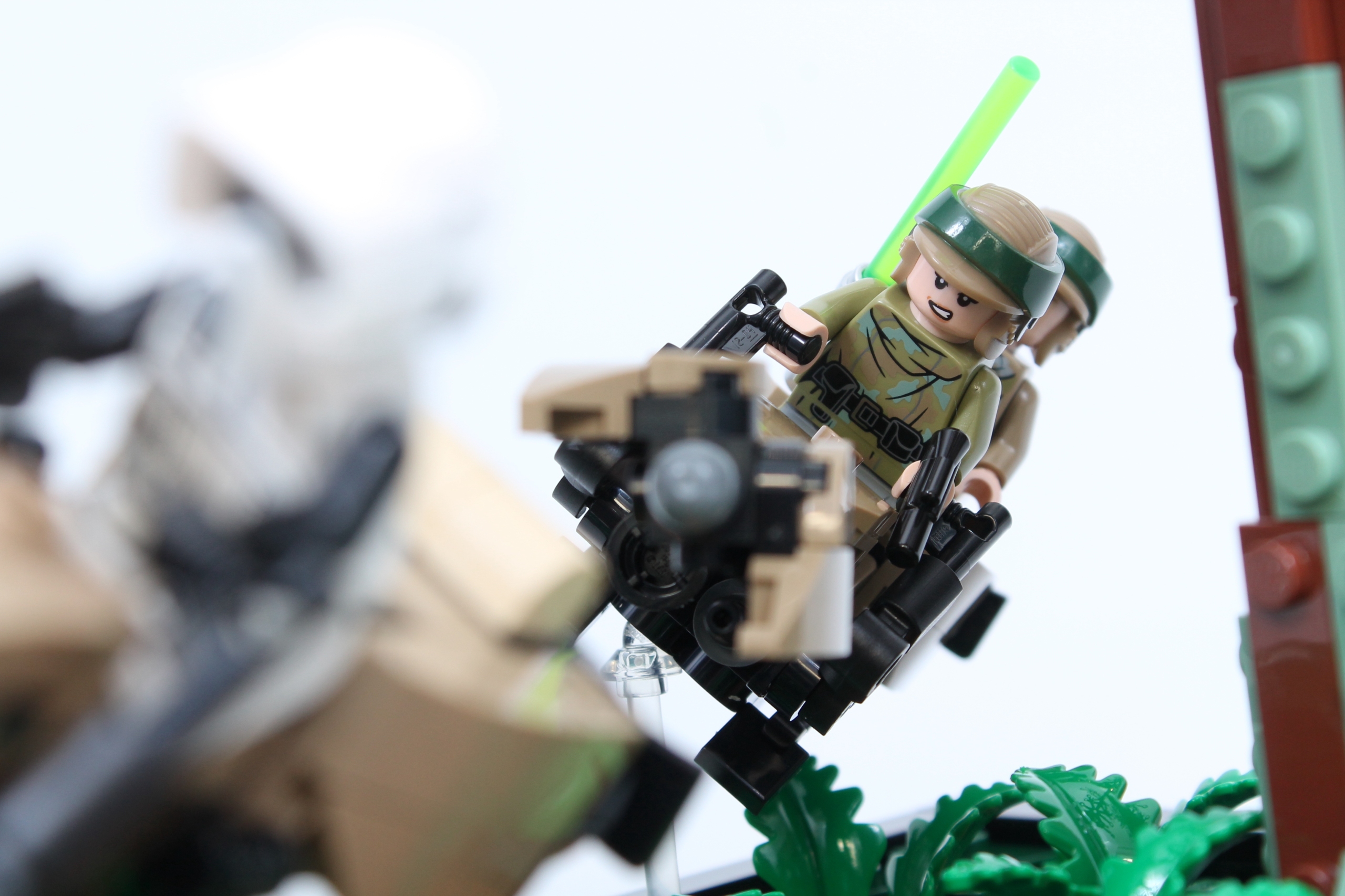 LEGO Star Wars 75353 Endor Speeder Chase Diorama review 6 scaled