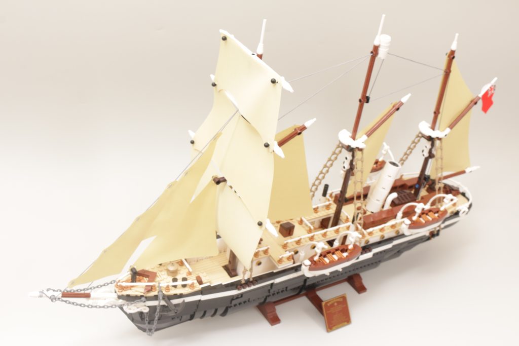 LEGO Icons 10335 The Endurance review 4 1024x683