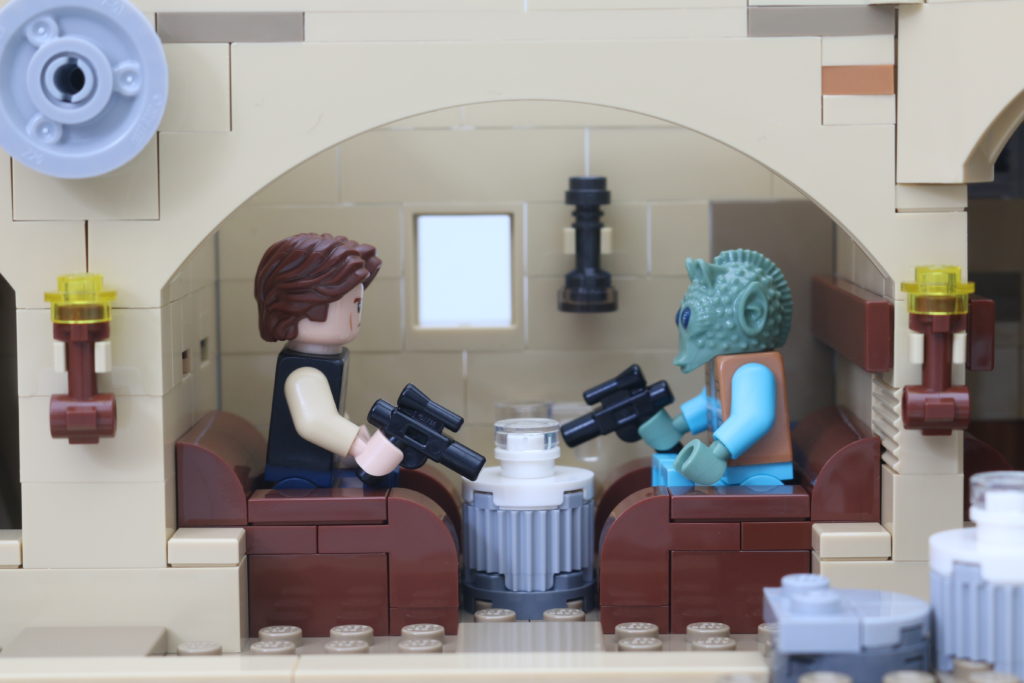 LEGO Star Wars 75290 Mos Eisley Cantina review 65