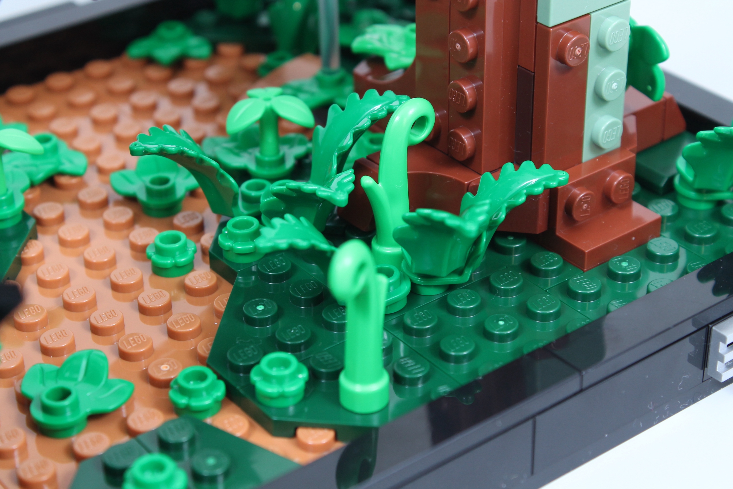 LEGO Star Wars 75353 Endor Speeder Chase Diorama review 7 scaled