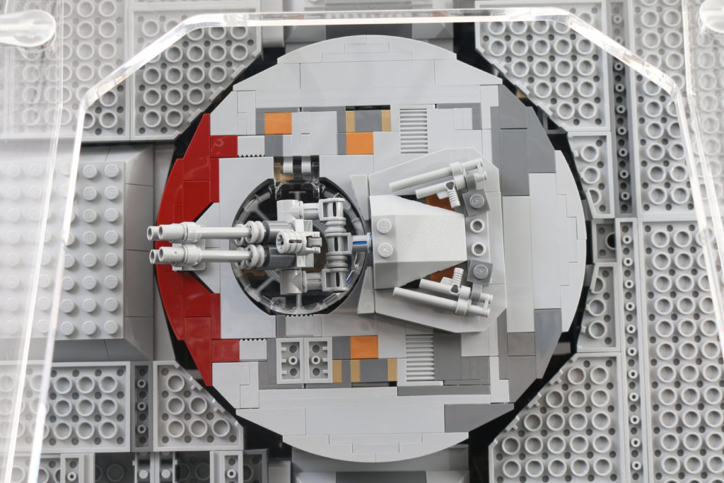 LEGO Star Wars 75192 UCS Ultimate Collectors Series Millennium Falcon review 21