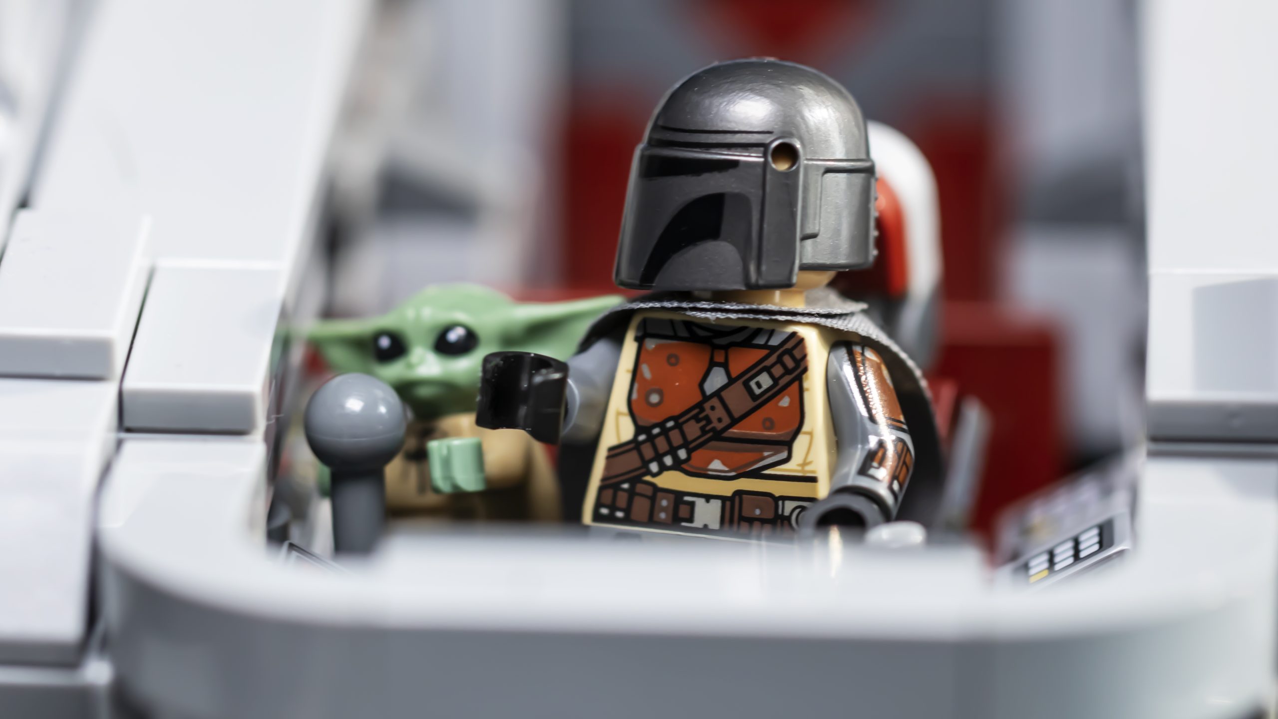 75331 Razor Crest FEATURE 9 scaled