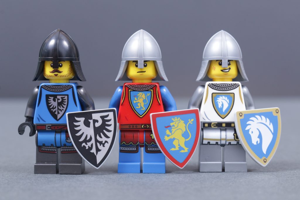 31168 Medieval Horse Knight Castle minifigures comparison 19 1024x683