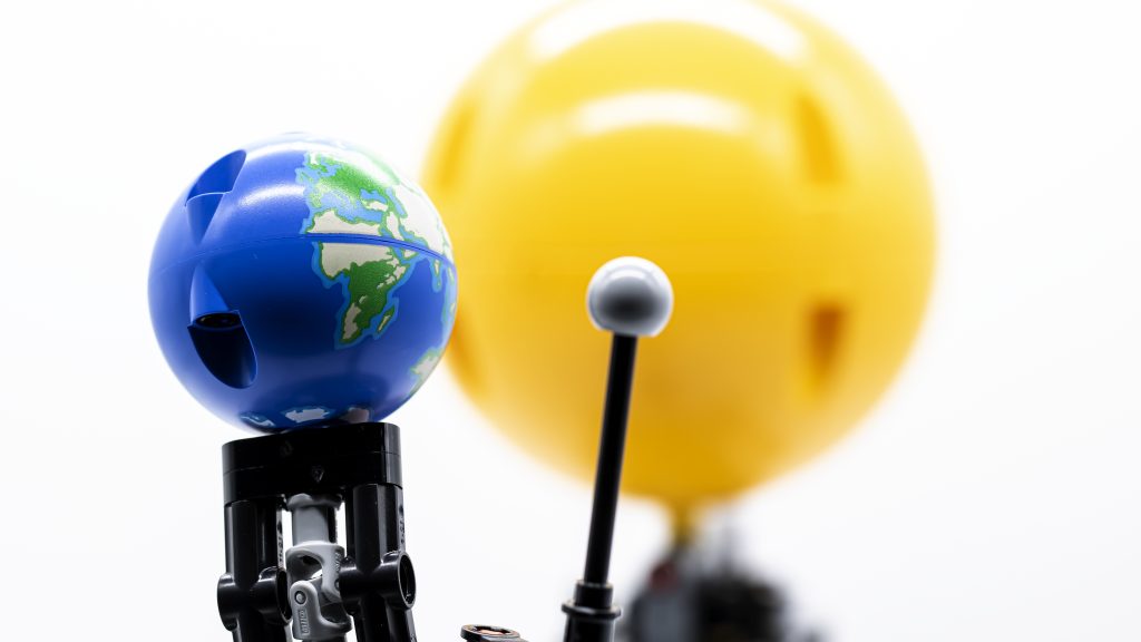 LEGO Technic 42179 Planet Earth and Moon in Orbit 7 1024x576