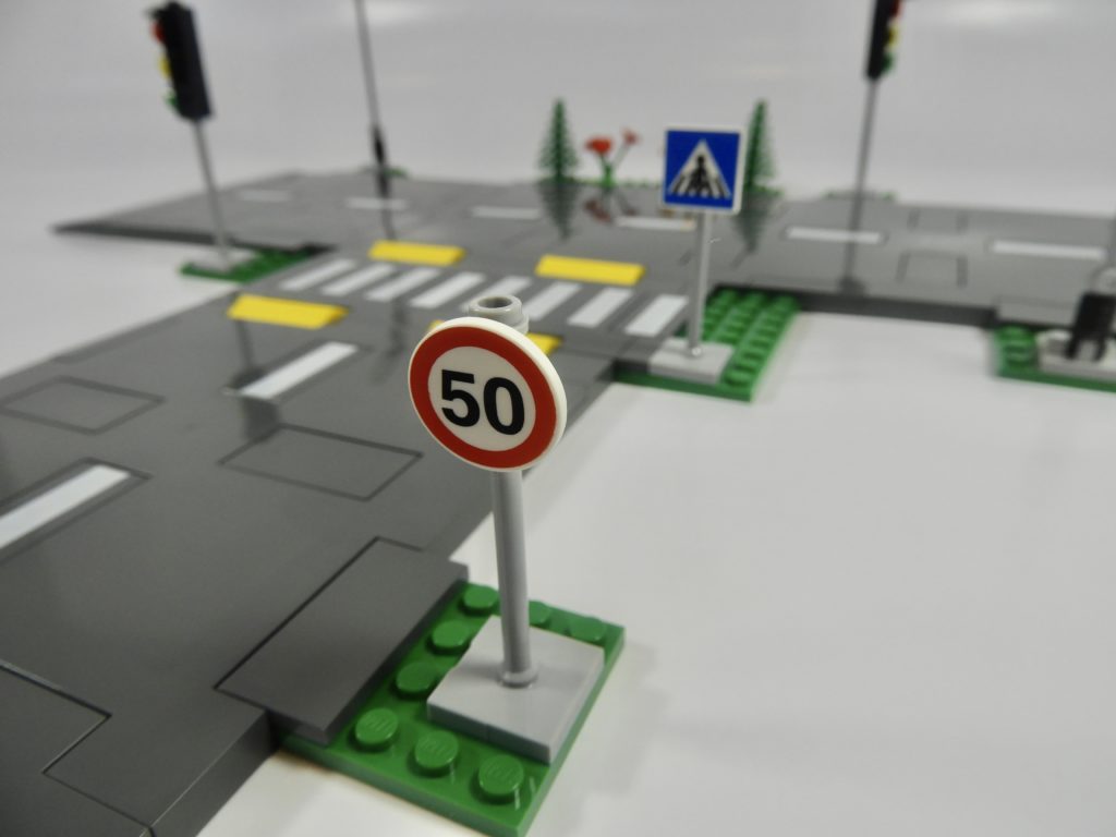 LEGO CITY 60304 Road Plates review 5