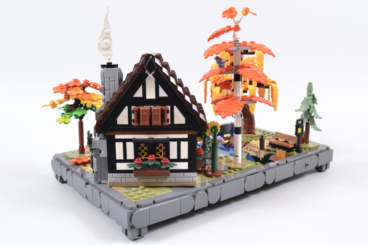LEGO Icons 11372 Autumn Cottage Garden 13 1200x800