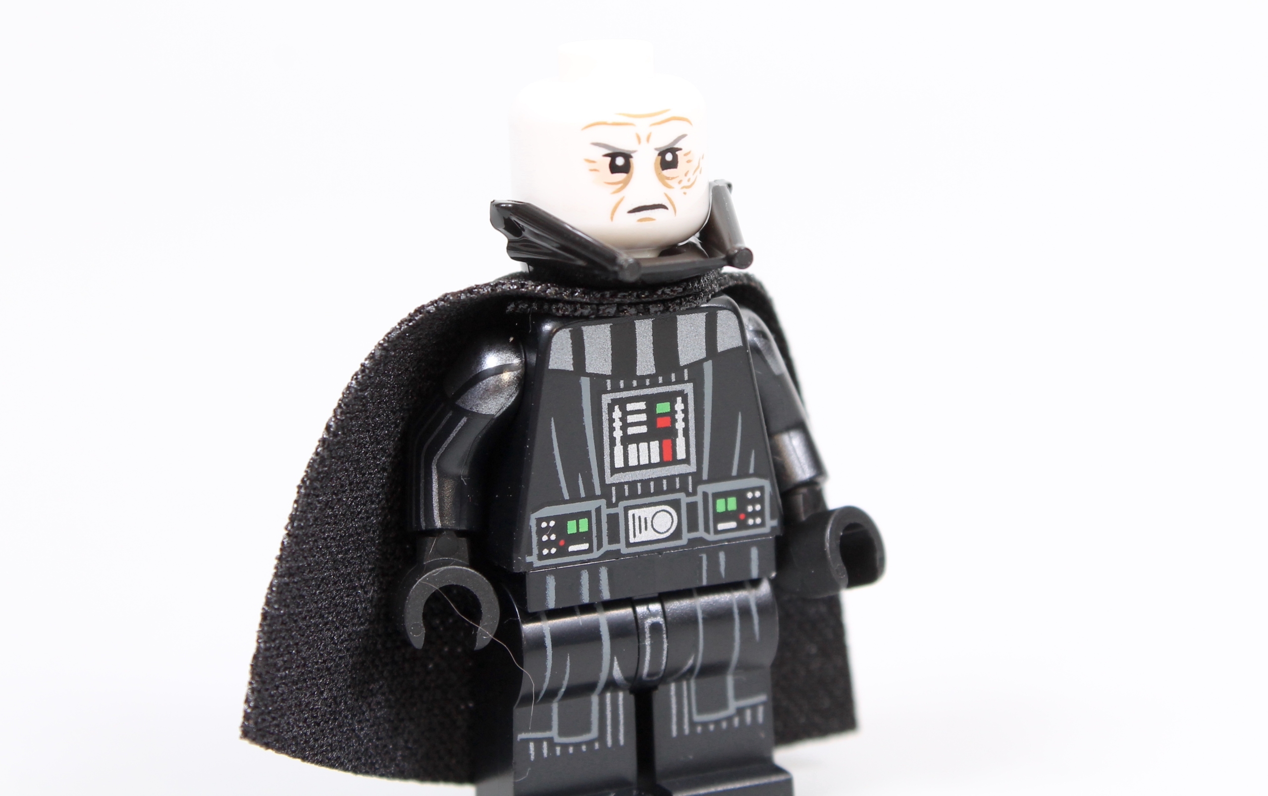 LEGO Star Wars 75352 Emperors Throne Room Diorama review 32 scaled