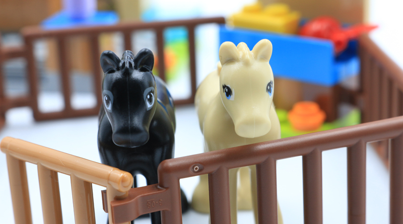 LEGO Friends 41361 Mia's Foal Stable review