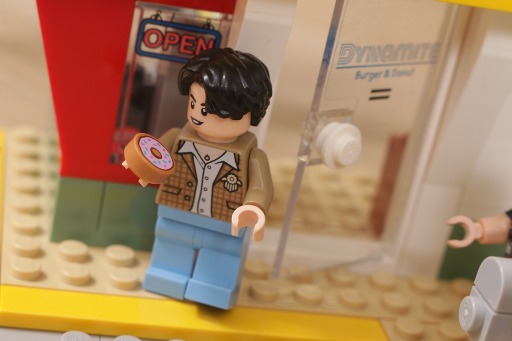 LEGO Ideas 21339 BTS Dynamite Bangtan Boys Jin Suga j hope RM Jimin V Jung Kook review 30 1024x683