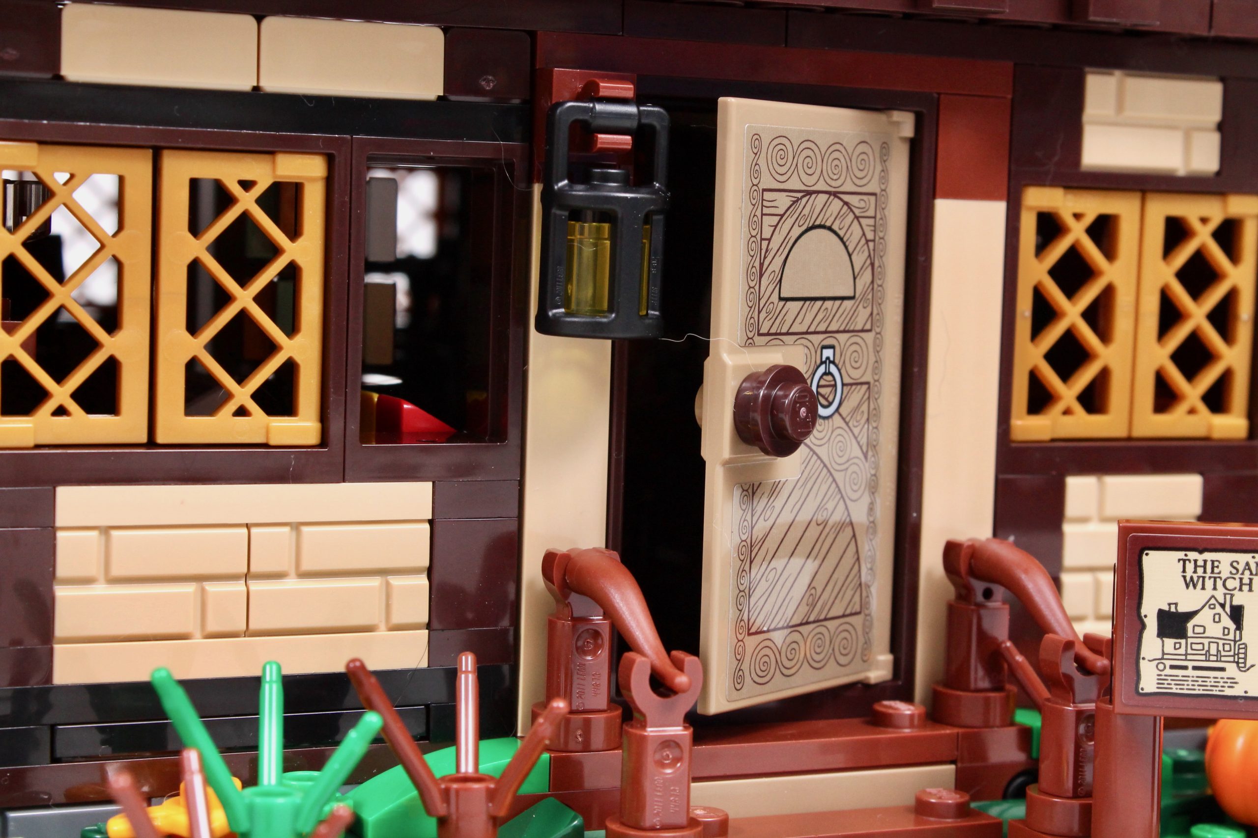 LEGO Ideas 21341 Disney Hocus Pocus The Sanderson Sisters Cottage review 16 scaled