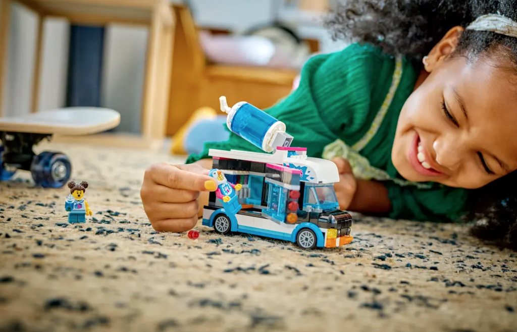 LEGO City 60384 Penguin Slushy Van 1024x658