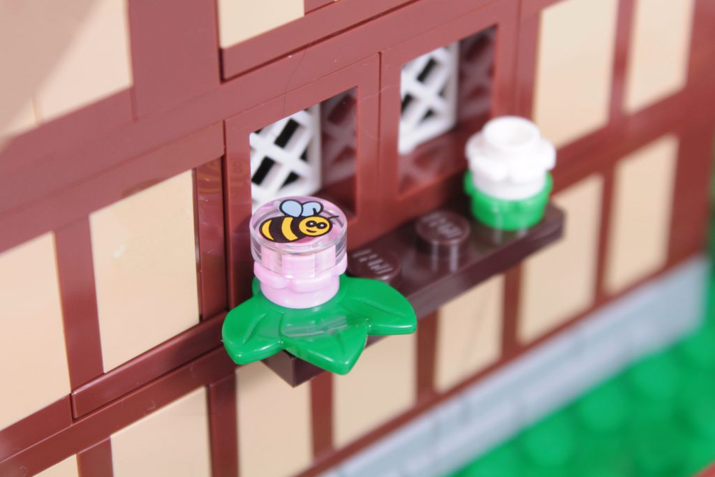 LEGO Icons 10332 Medieval Town Square review 34 1024x683
