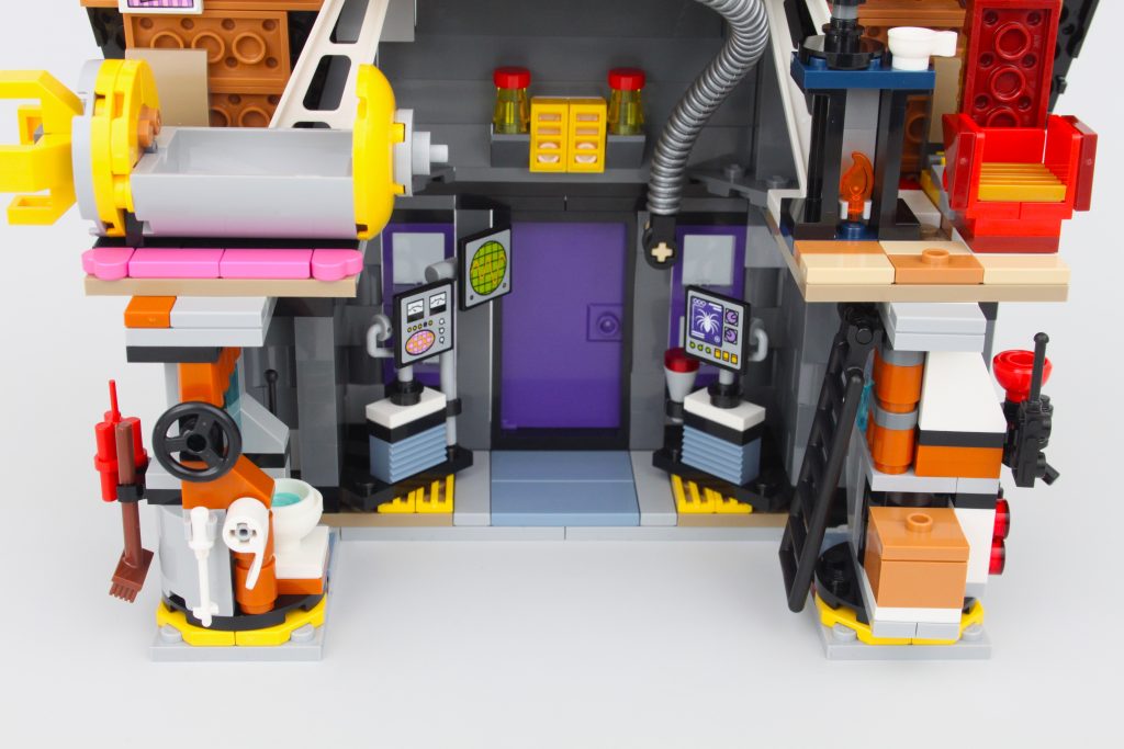 lego despicable me 4 75583 Minions And Grus Family Mansion review 15 1024x683