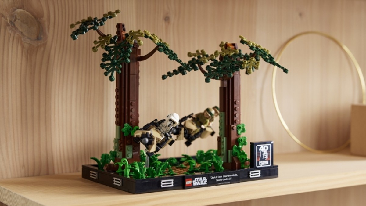 LEGO 75353 featured