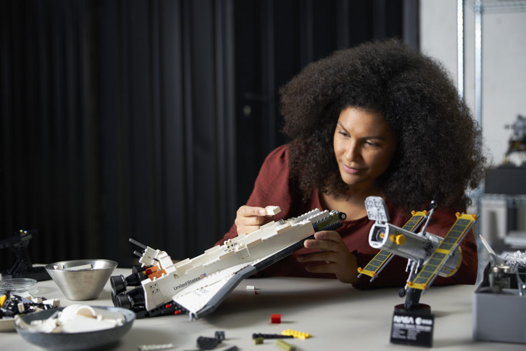 LEGO NASA Space Shuttle Discovery 12