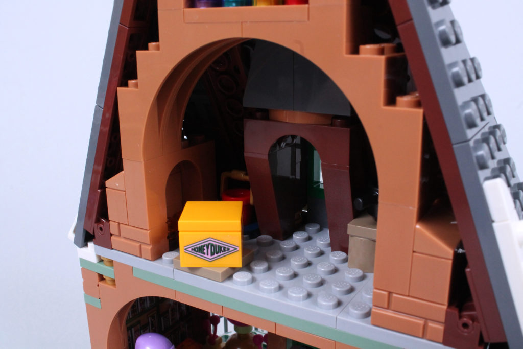 LEGO Harry Potter 76388 Hogsmeade Village Visit review 9