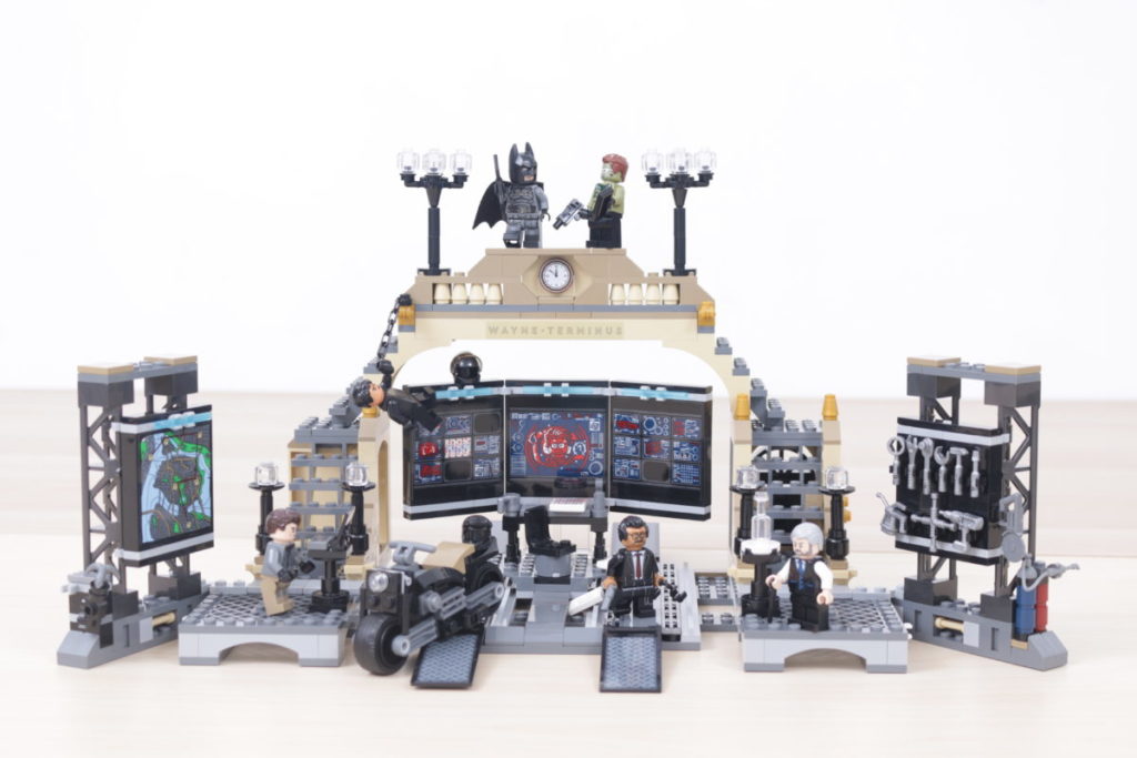 LEGO Batman 76183 Batcave The Riddler Face off review 1 1024x683