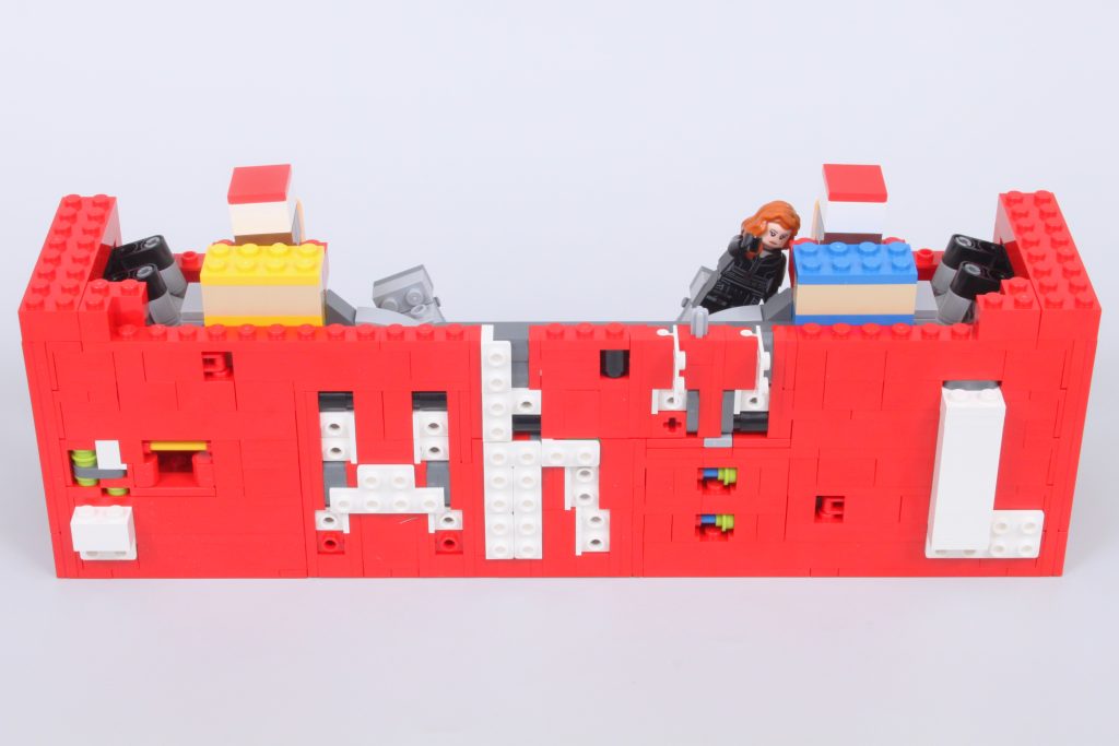 lego marvel 76313 marvel logo review 30 1024x683