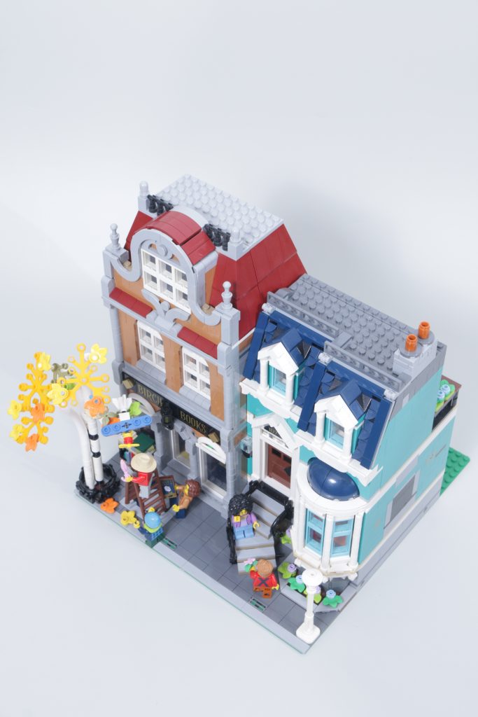 LEGO Icons 10350 Tudor Corner second review plus comparison with 10251 Brick Bank and 10270 Bookshop 29 683x1024