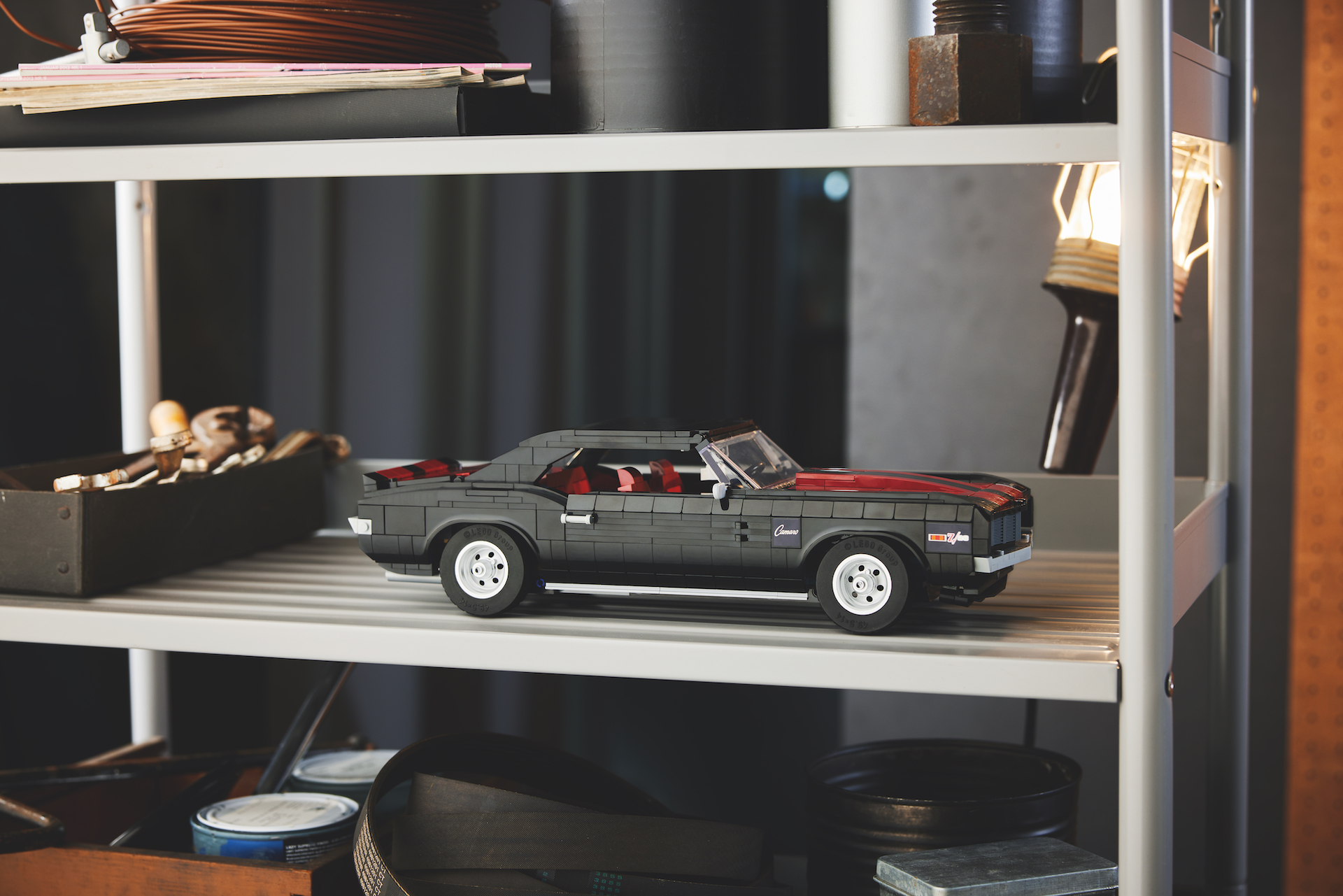 LEGO ICONS 10304 Chevrolet Camaro Z28 23
