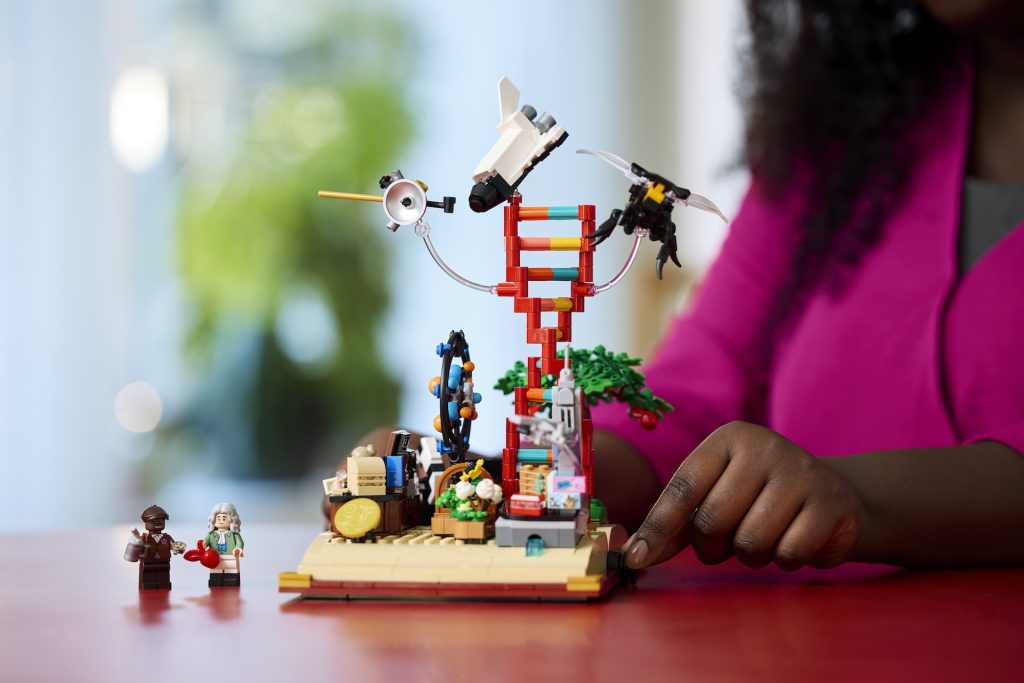 LEGO Ideas 21355 The Evolution of STEM 9 1024x683