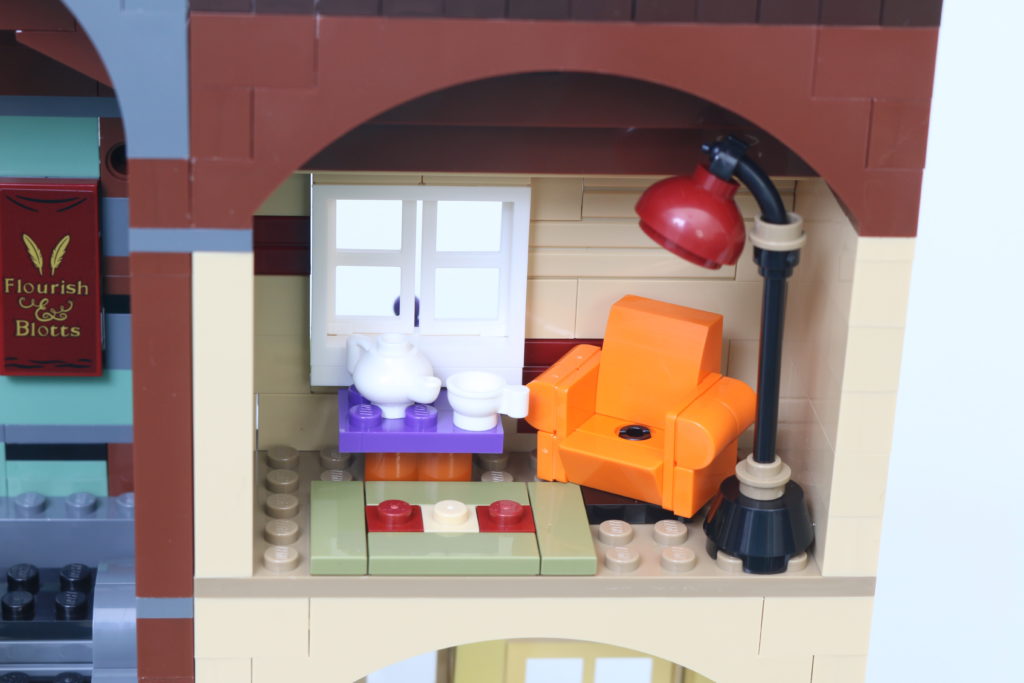 LEGO Harry Potter 75978 Diagon Alley review 53