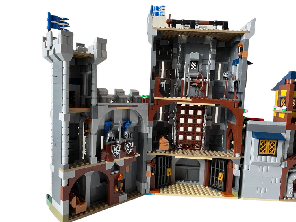 LEGO Creator 3 in 1 31120 Medieval Castle 10305 Lion Knights Castle alt build Rebrickable 7 1024x770