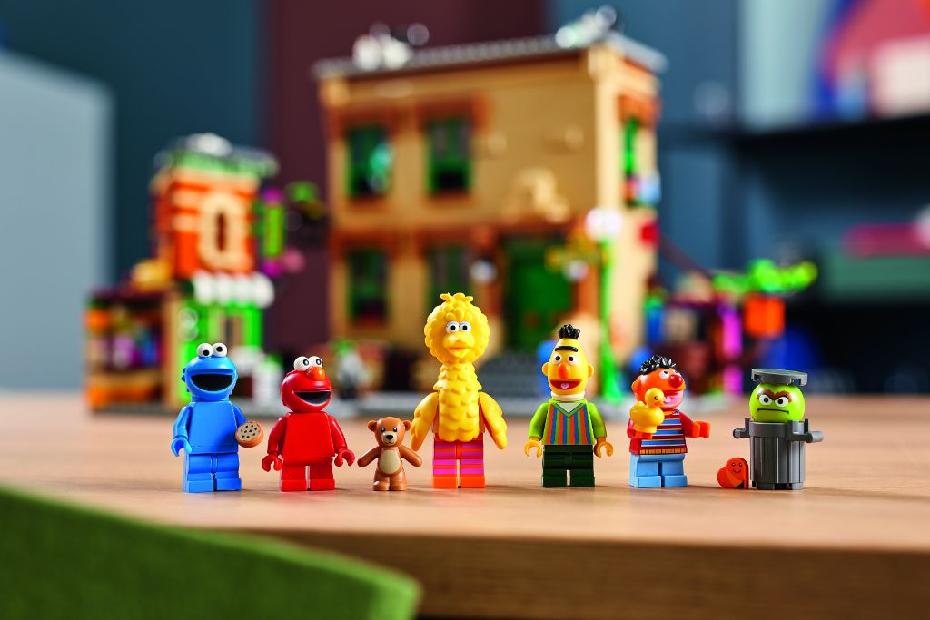 LEGO Ideas 21324 Sesame Street 12
