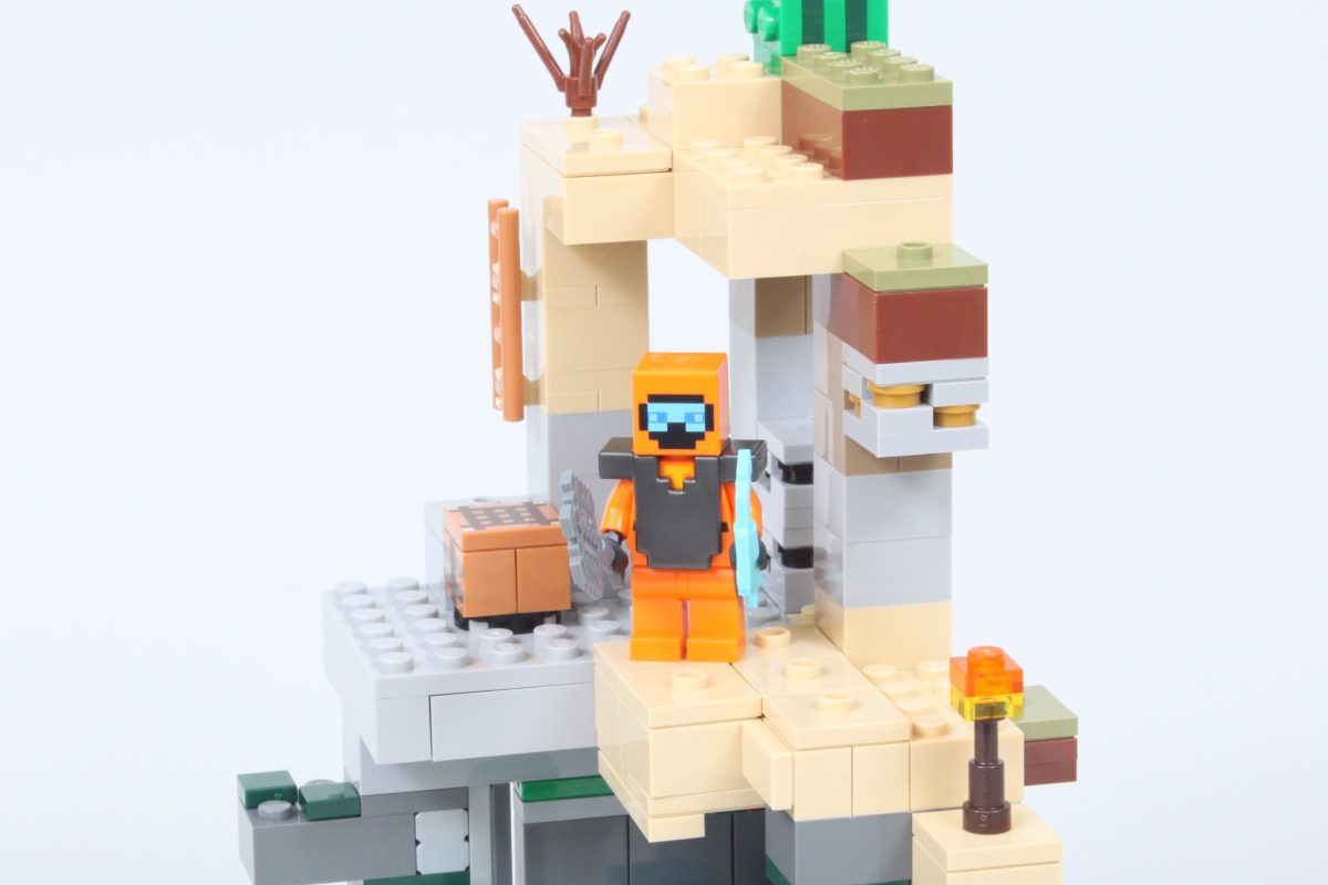 lego minecraft 21587 zombie dungeon review 8 1200x800