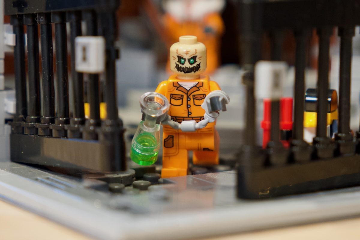 LEGO Batman DC 76300 Arkham Asylum mod 35 1200x800