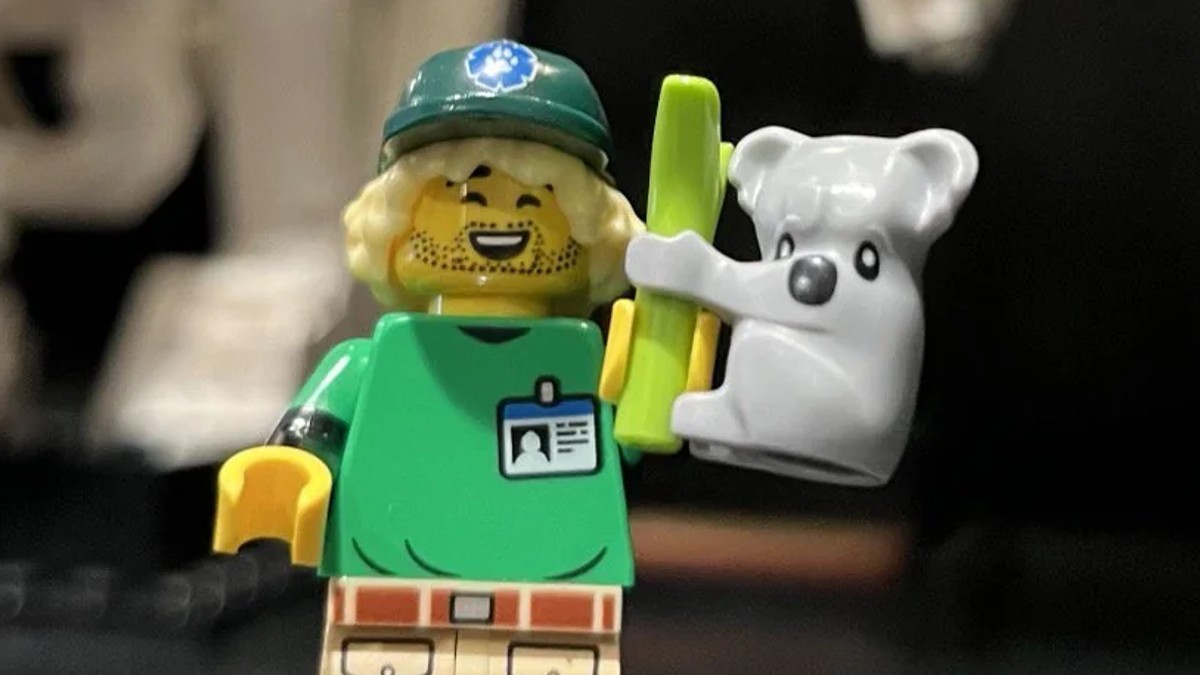 Look at this odd LEGO Collectible Minifigures 71037 Series 24 koala