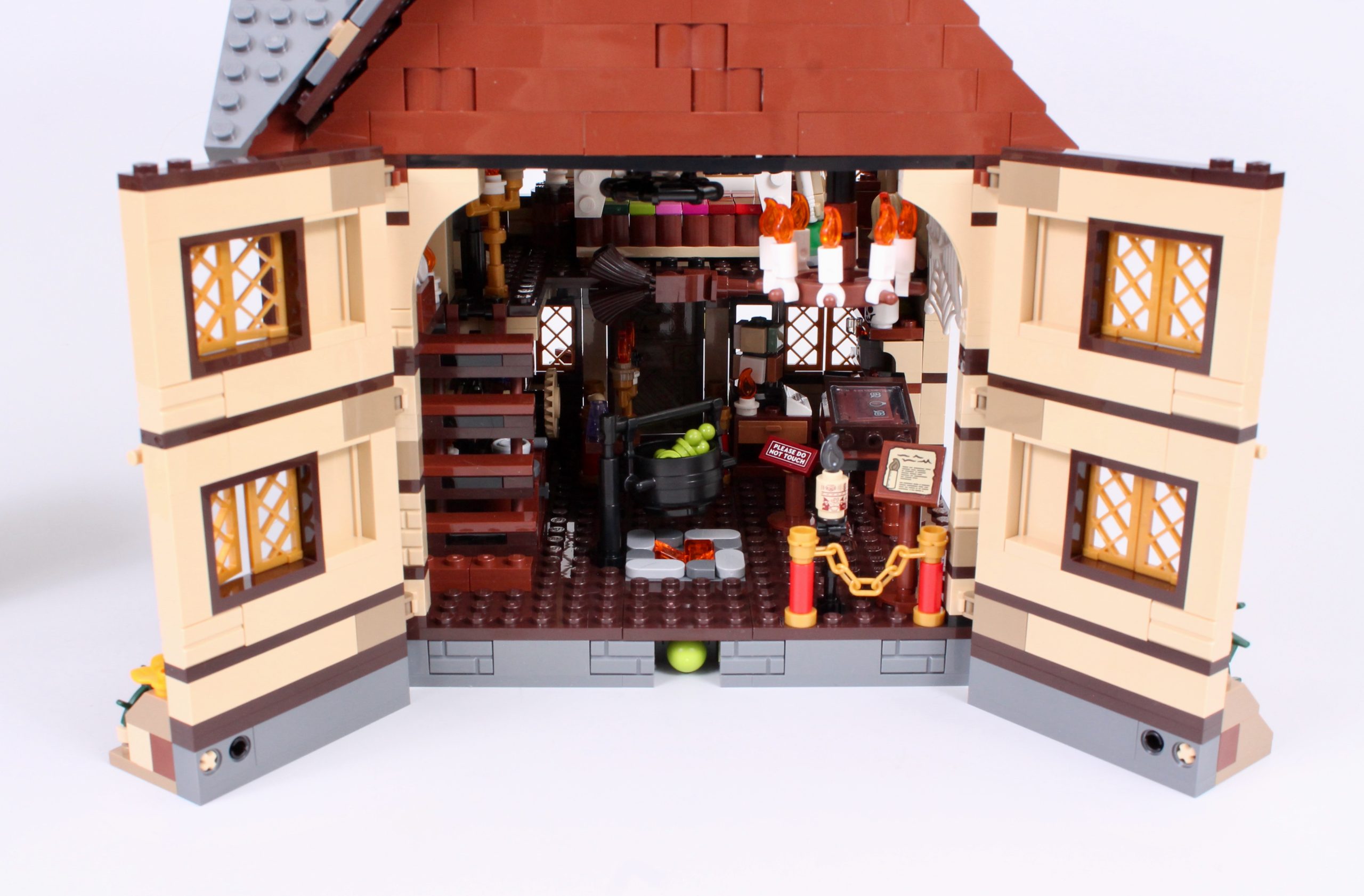 LEGO Ideas 21341 Disney Hocus Pocus The Sanderson Sisters Cottage review 22 scaled