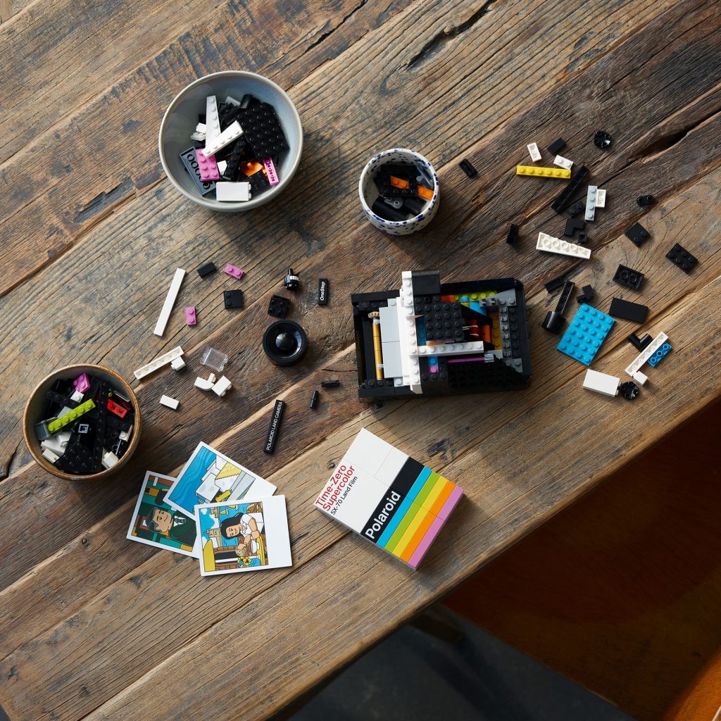 LEGO Ideas 21345 Polaroid OneStep Camera30 1024x1024