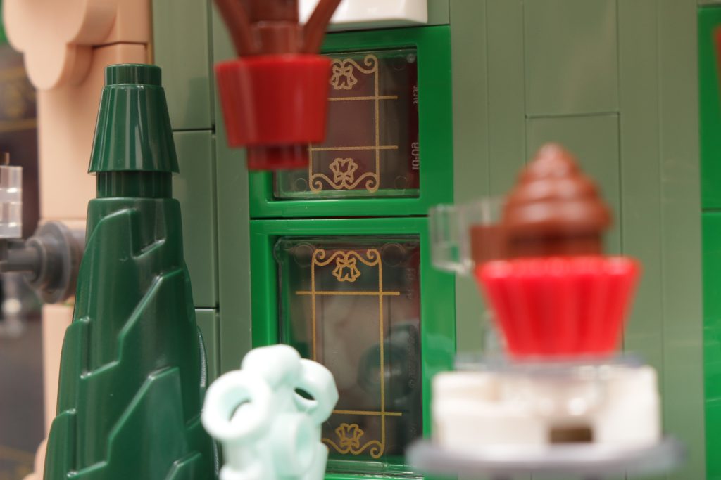LEGO Icons 10362 French Cafe review 27 1024x683