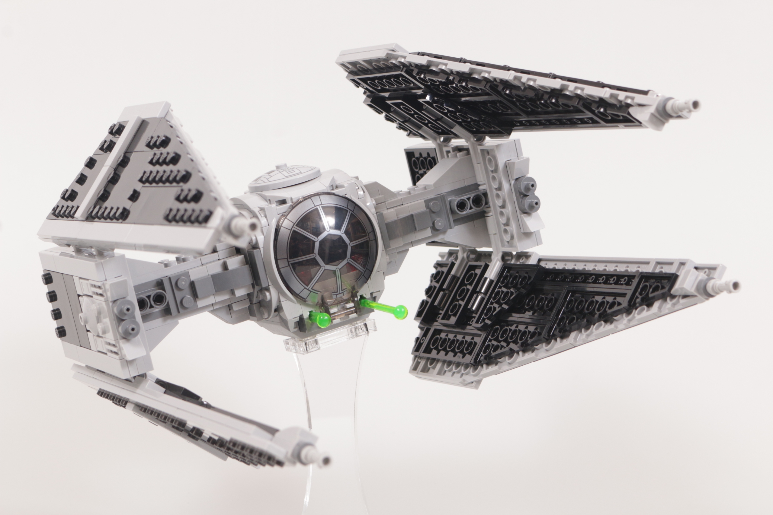 LEGO Star Wars 75348 Mandalorian Fang Fighter vs. TIE Interceptor review 13 scaled