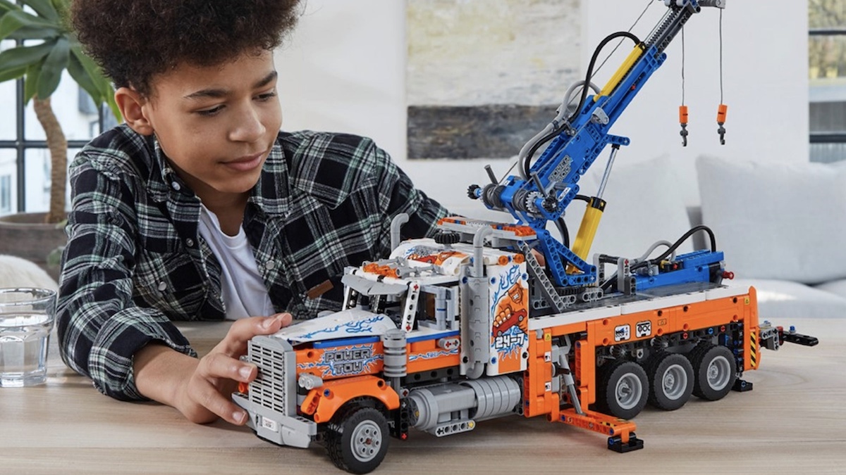 13% off 42128 Heavy-duty Tow Truck in John Lewis LEGO discounts
